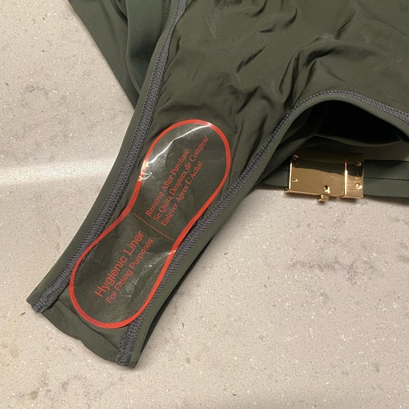 TORY BURCH T BELT HIGH WAISTED BOTTOM - Picture 7 of 9